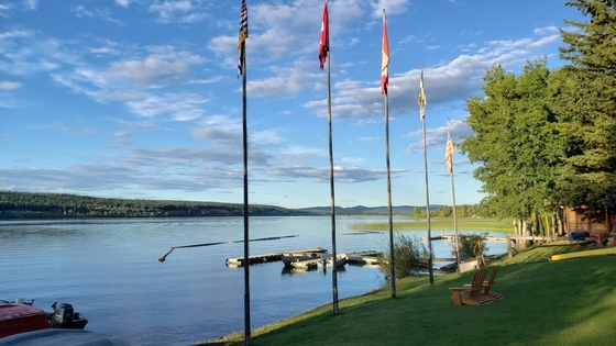 spectacular view of Horse Lake