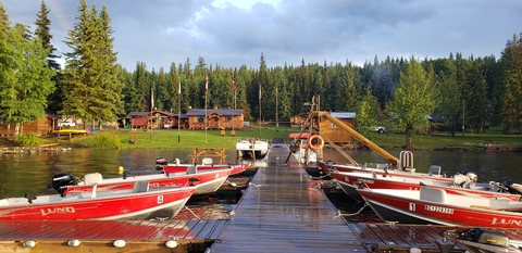 Pontoon / party boat